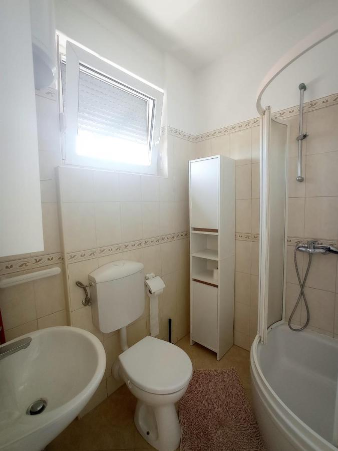 Apartments With A Parking Space Bilo, Primosten - 12868 Εξωτερικό φωτογραφία